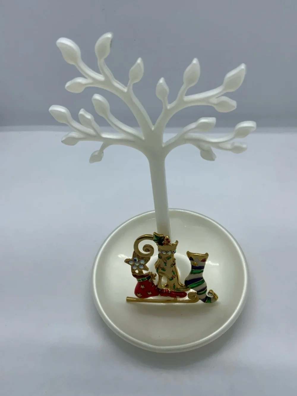Gold Tone Festive Cat Brooch with Red and Green Enamel